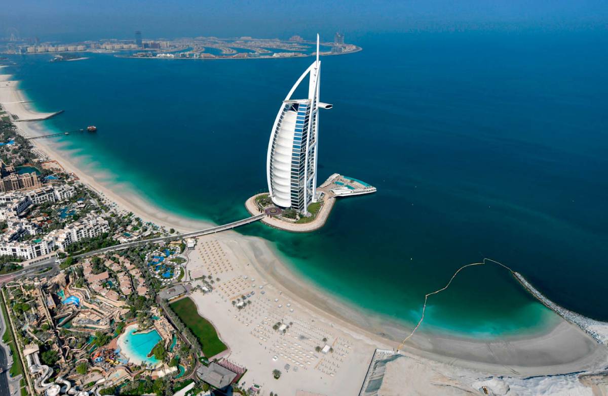 Overhead image of Dubai next to the water