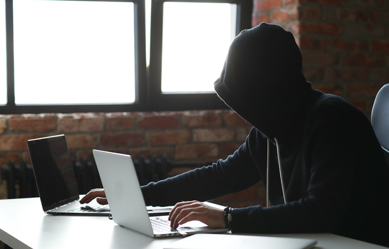 Comment lutter contre l'usurpation d'identité lors d'un onboarding client ?